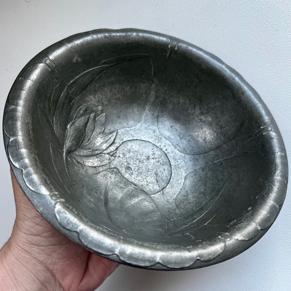 Art Nouveau Bowl Kayserzinn Pewter Floral Relief Engraving German Soap Dish - Picture 4 of 9